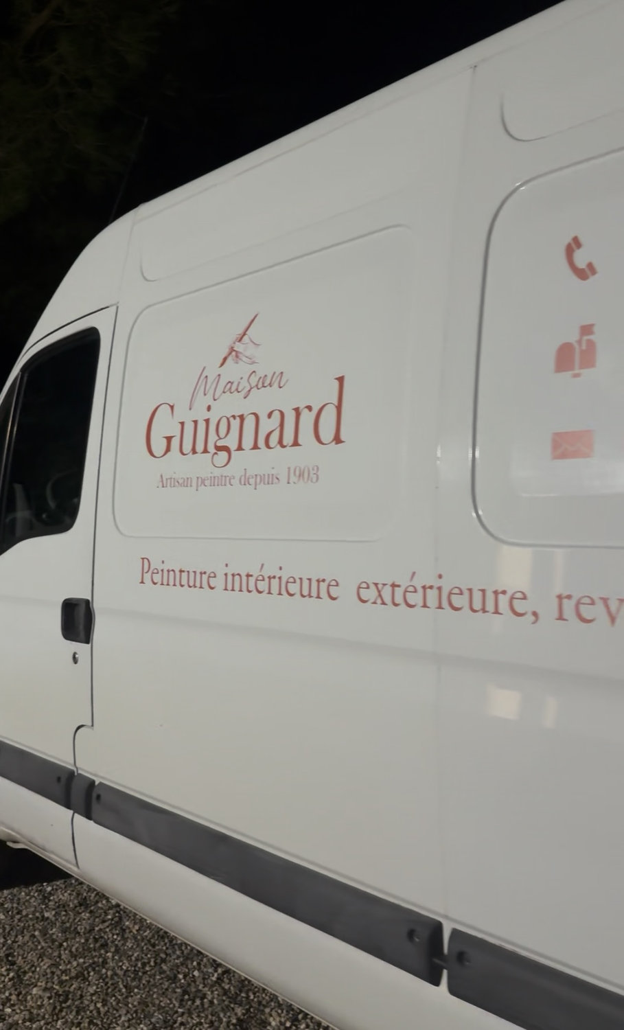 Marquage adhésif sur fourgon professionnel