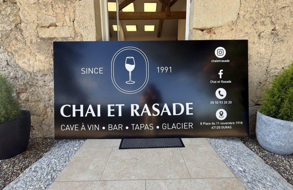 Panneau publicitaire Chai et Rasade